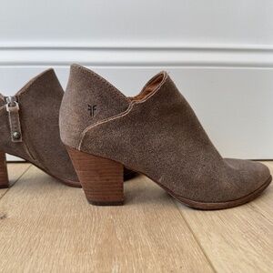 Freye, Ankle Bootie, Suede Leather, Block Heel, Tan/Brown, Size 8